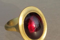 Ring Gelbgold 22 Karat / Granat