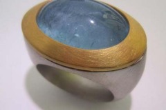 Ring Gelbgold 22 Karat / Palladium 950 / Aquamarin