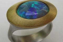 Ring Palladium 950 / Gelbgold 22 Karat / Opal